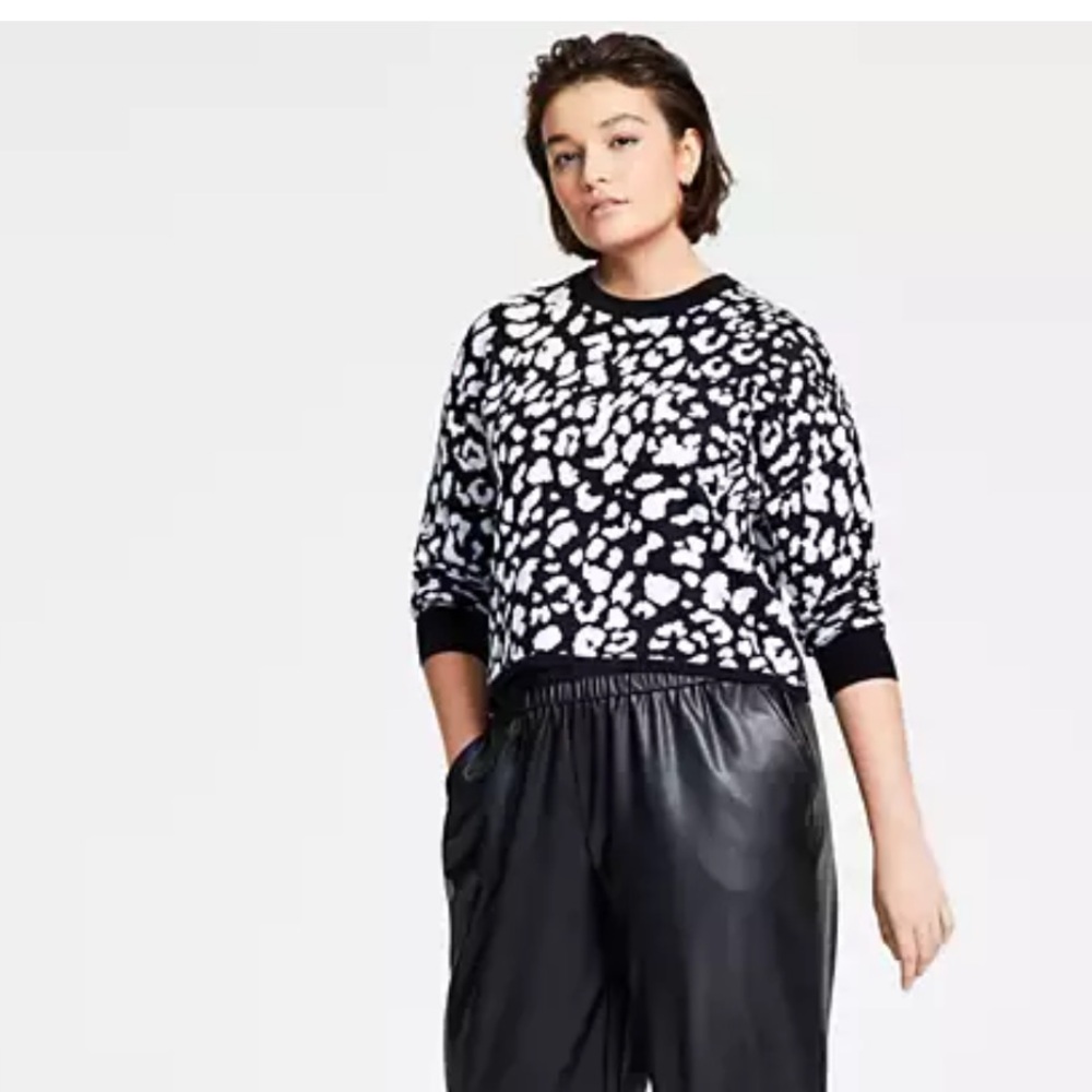 BAR III Women's Cheetah Leopard Lux Jacquard Sweater in Black & White